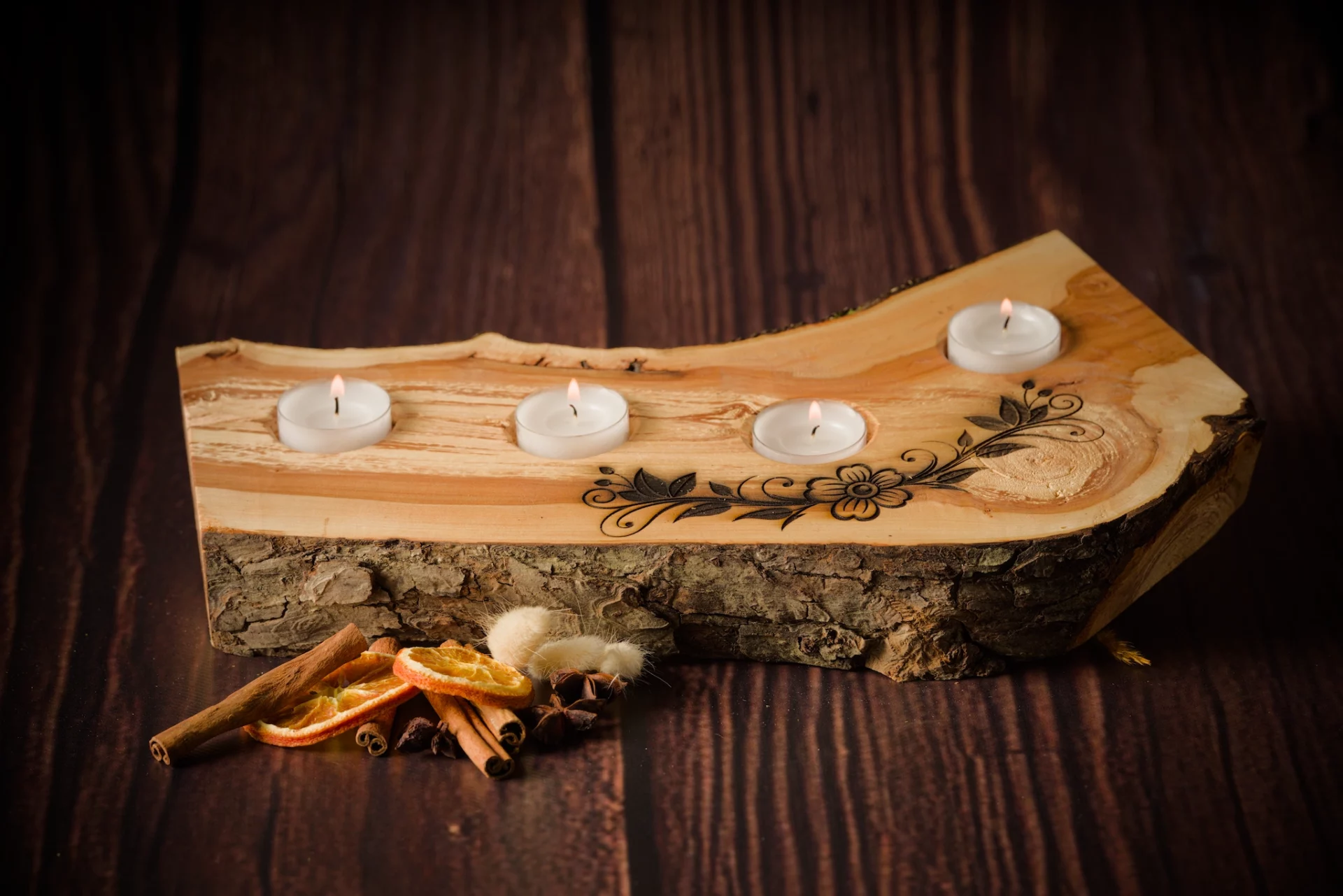 Teelichtständer Pflaume mit floraler Gravur